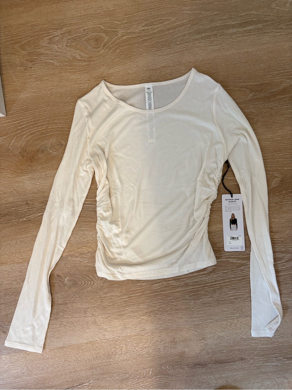 NWT Alo Gather Long Sleeve Top